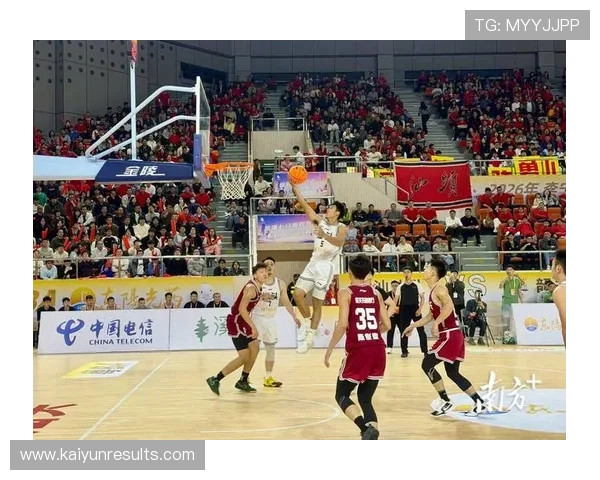 中国篮球队新星崛起 国际赛场表现亮眼 引领球队迈向更高荣誉